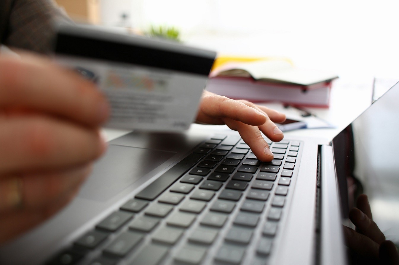 Θύμα απάτης 1 στους 10 καταναλωτές από διαδικτυακές αγορές – Η Visa επενδύει $12 δισ. σε μηχανισμούς αποτροπής | Ειδήσεις για την Οικονομία