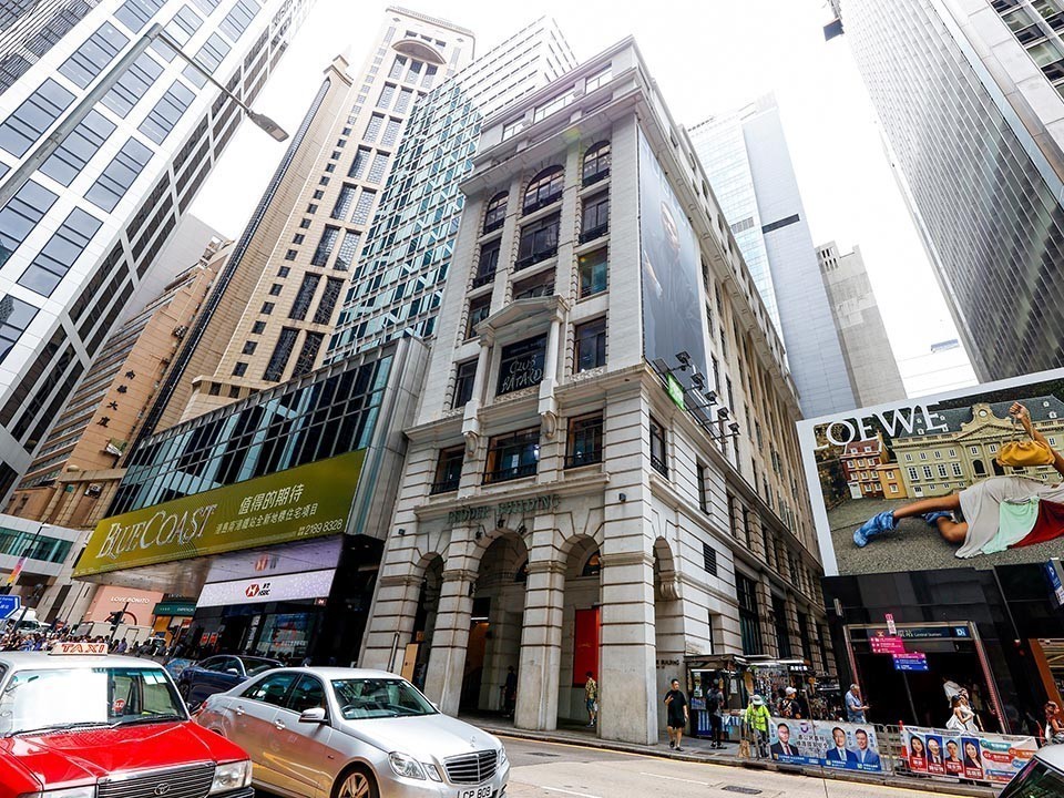 Χονγκ Κονγκ: Νέο megastore της Lacoste στο Pedder Building – Τι σηματοδοτεί για το luxury retail | Ειδήσεις για την Οικονομία