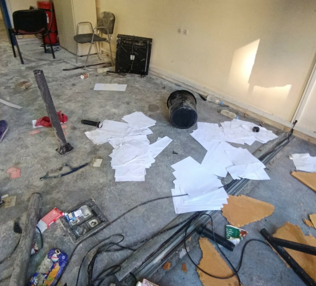 Επεισόδια στο Πολυτεχνείο – Ξυλοδαρμοί και ζημιές μέσα στο κτήριο