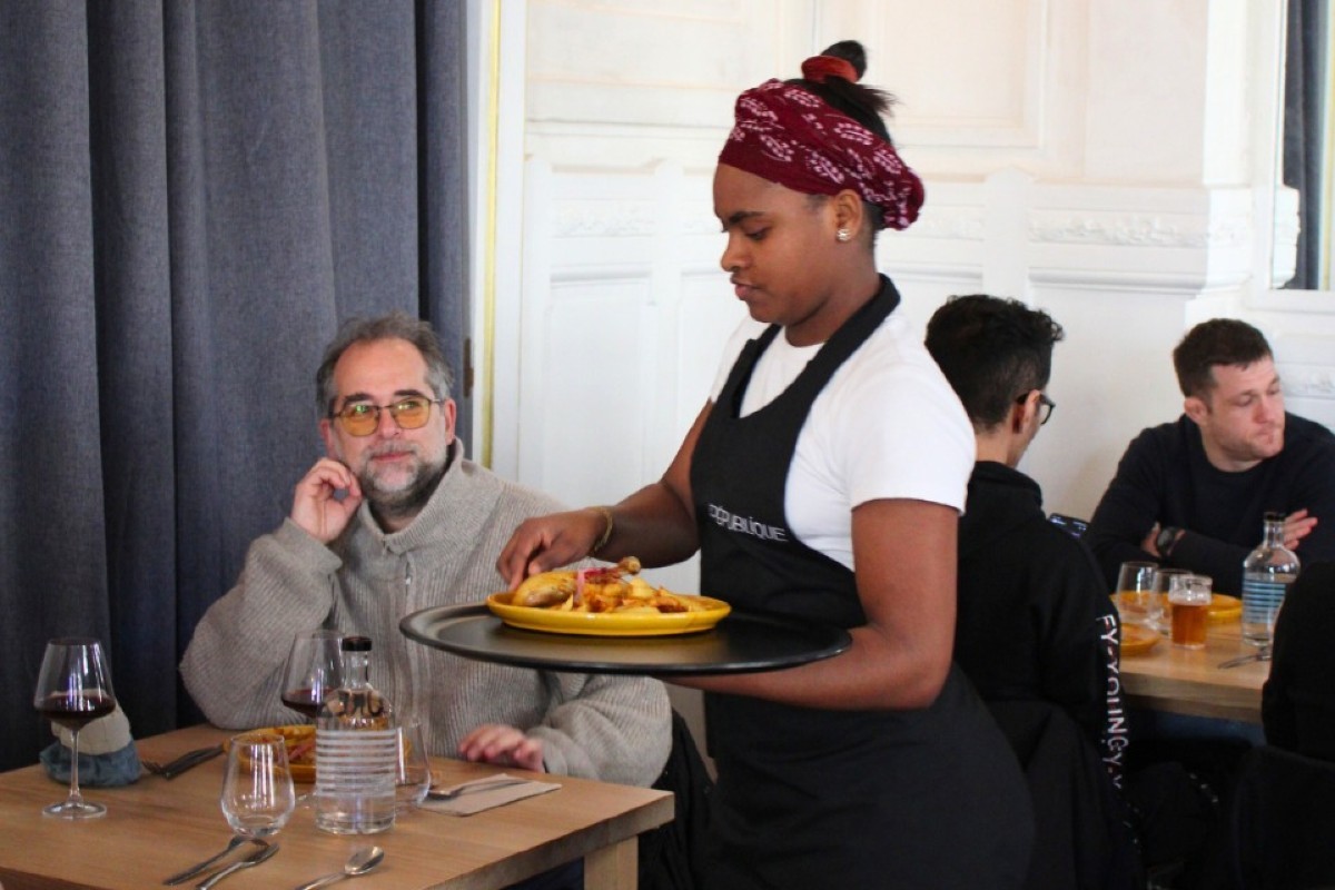 Ευρώπη: Σε ποια πόλη μπορείτε να φάτε gourmet φαγητό για μόλις €1 – Πώς λειτουργεί το κοινωνικό εστιατόριο (pic) | Ειδήσεις για την Οικονομία