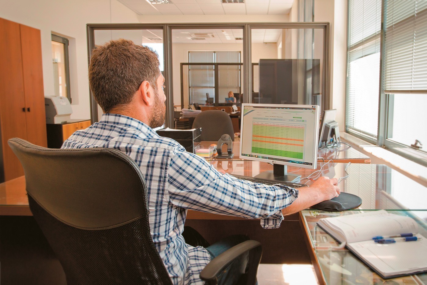 Αυξάνονται οι μισθωτοί, μειώνονται τα μπλοκάκια | Ειδήσεις για την Οικονομία