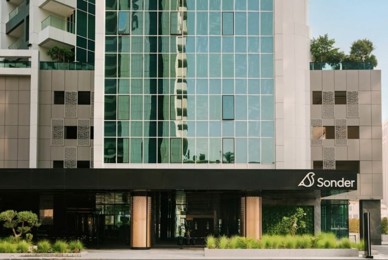 Προς πτώχευση η Sonder μετά το ναυάγιο συμφωνίας με τη Marriott – Ζήτησε από τους πελάτης της να φύγουν (pics)