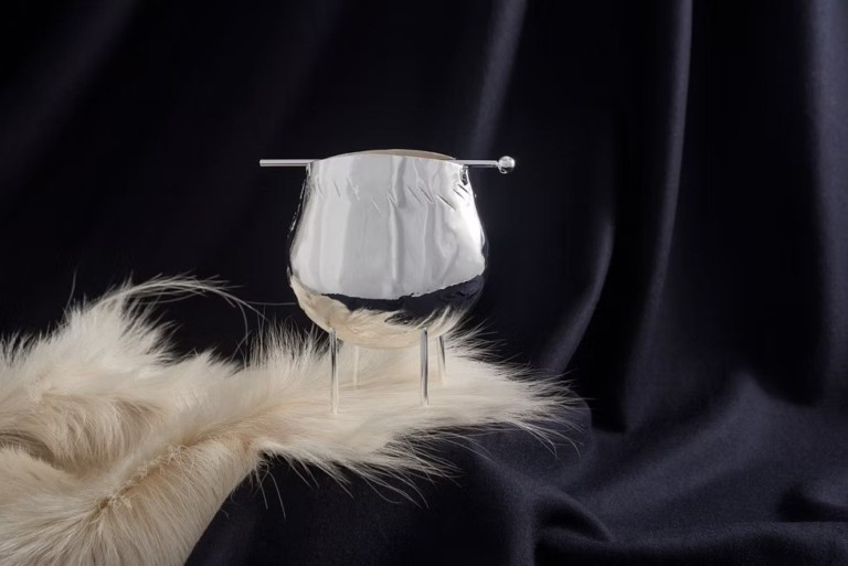 Greece is for Lovers: Το σχεδιαστικό δίδυμο που συστήνει το ελληνικό φολκλόρ στο εξωτερικό