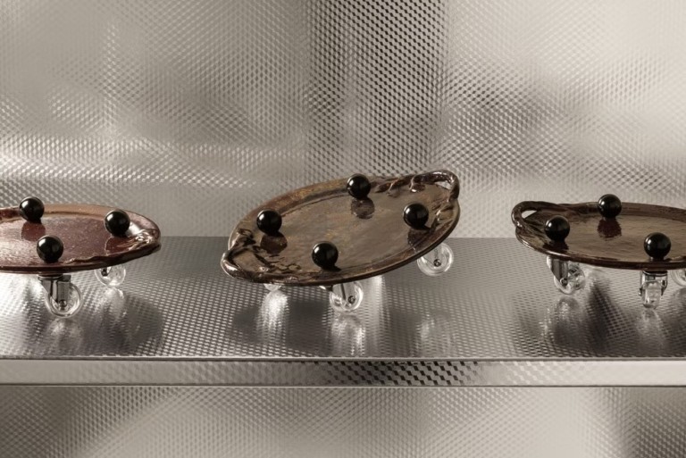 Greece is for Lovers: Το σχεδιαστικό δίδυμο που συστήνει το ελληνικό φολκλόρ στο εξωτερικό