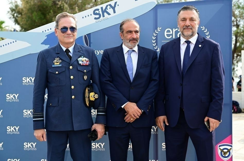 SKY express: Τίμησε για μία ακόμη χρονιά την Πολεμική Αεροπορία με εντυπωσιακή πτήση στο airshow (pic) | Ειδήσεις για την Οικονομία