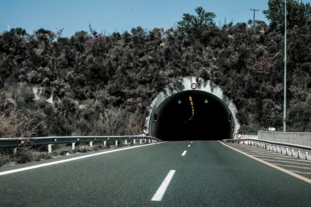 Μπράλος – Αμφισσα: Οδικός άξονας με επιπλέον 70 εκατ. ευρώ – Οι δίδυμες σήραγγες και το νέο χρονοδιάγραμμα | Ειδήσεις για την Οικονομία