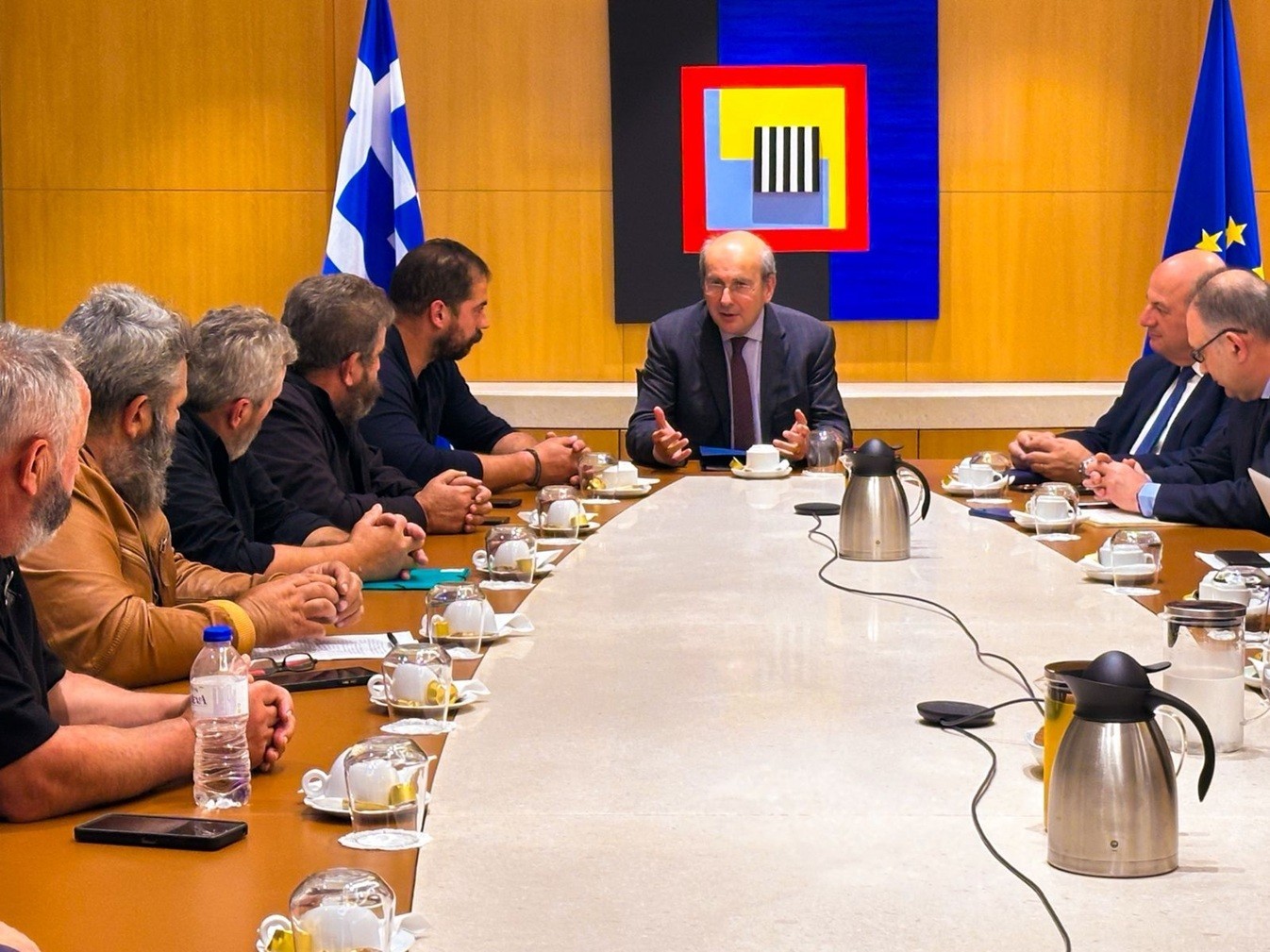 Συνάντηση Χατζηδάκη – Τσιάρα με εκπροσώπους κτηνοτρόφων Κρήτης: Τι είπαν για τις πληρωμές | Ειδήσεις για την Οικονομία