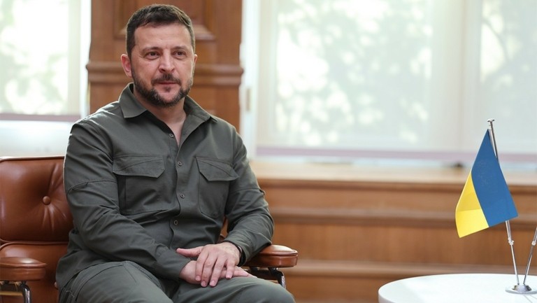 Το σκληρό δίλημμα Ζελένσκι: Επιβίωση με σύμμαχο ή διατήρηση αξιοπρέπειας (vid)