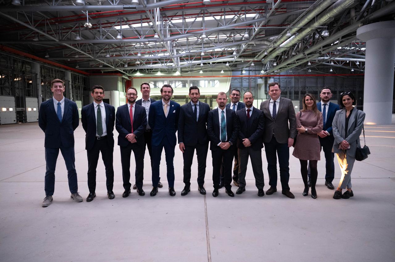 Υψηλόβαθμο κλιμάκιο του DFC στο Θριάσιο Εμπορευματικό Κέντρο | Ειδήσεις για την Οικονομία