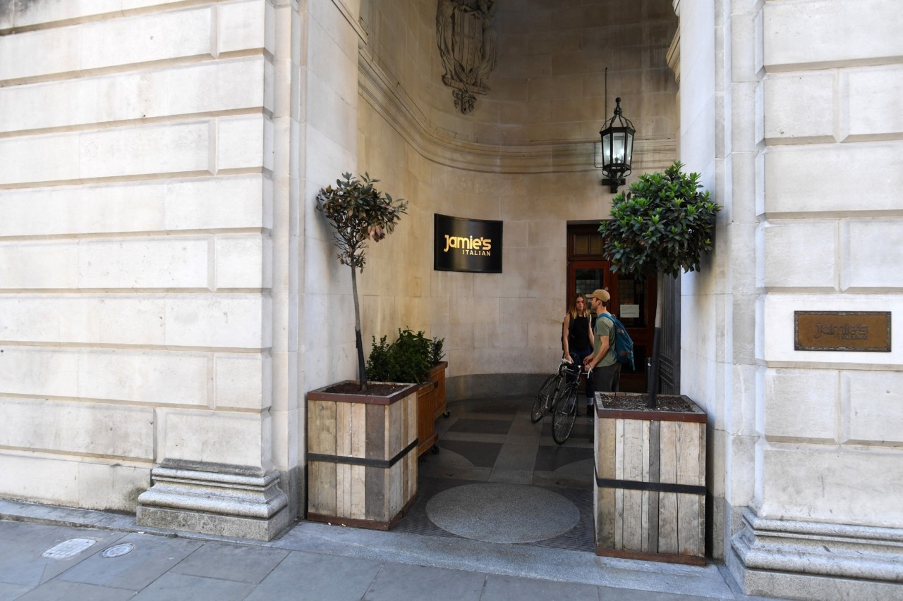 Η μεγάλη επιστροφή του Τζέιμι Όλιβερ: Το Jamie’s Italian ανοίγει ξανά στο Λονδίνο | Ειδήσεις για την Οικονομία