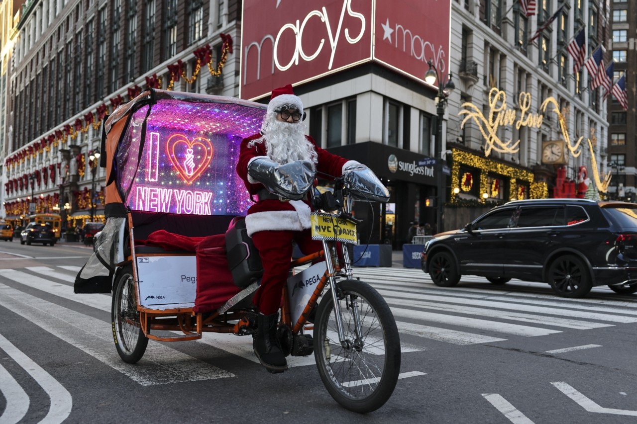 Deloitte: Μειωμένη η κατανάλωση τα Χριστούγεννα 2025 – Ποιοι είναι οι μόνοι που θα ξοδέψουν περισσότερα | Ειδήσεις για την Οικονομία