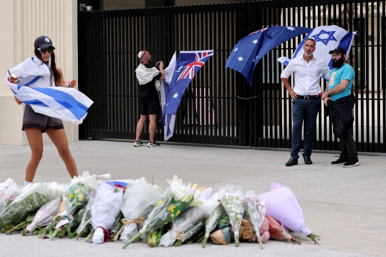 Τρομοκρατικό χτύπημα στην Αυστραλία: Σχέσεις με το ISIS πιστεύεται ότι είχαν οι δράστες, από 10 έως 87 ετών τα θύματά τους | Ειδήσεις για την Οικονομία