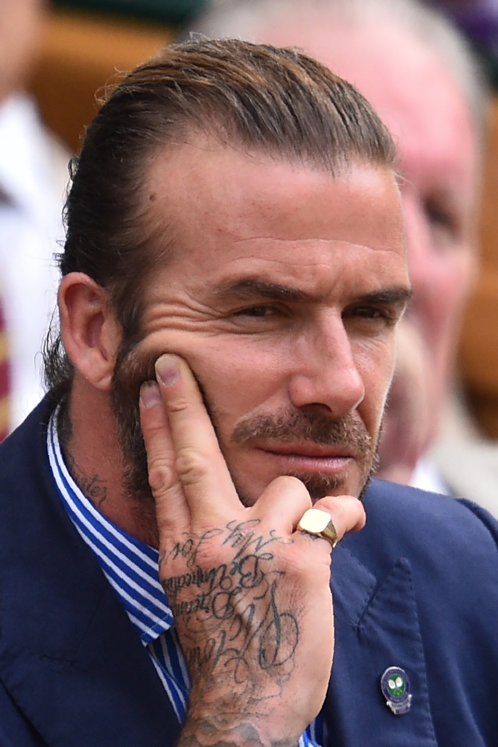 To δαχτυλίδι στο μικρό δάχτυλο επιστρέφει: Η ιστορία του chevalière που φορούν ακόμα οι βασιλικές οικογένειες