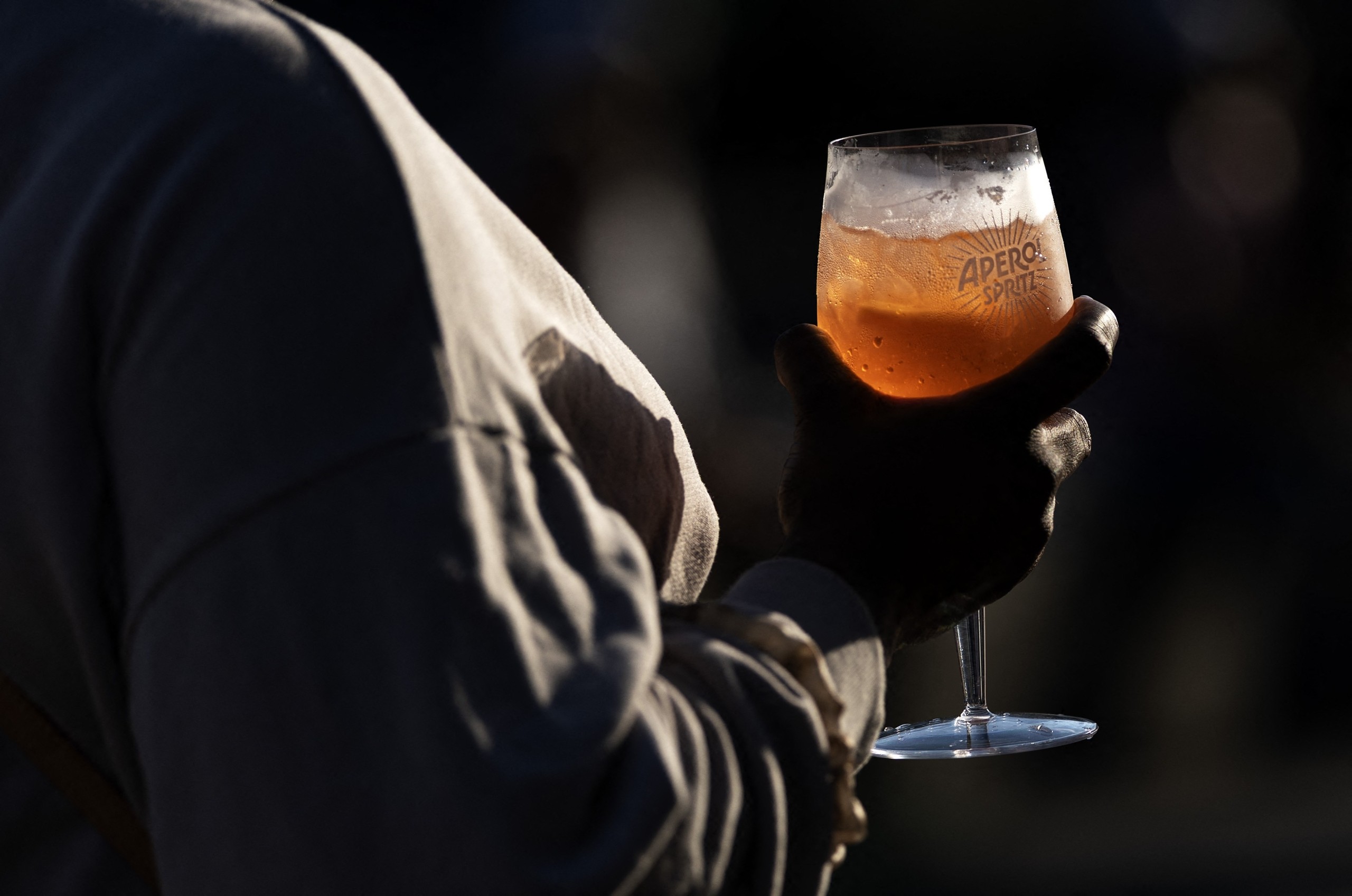 Η Campari θέλει να διδάξει ιταλική φινέτσα στους Τεξανούς με το Aperol Spritz των εννέα δευτερολέπτων | Ειδήσεις για την Οικονομία