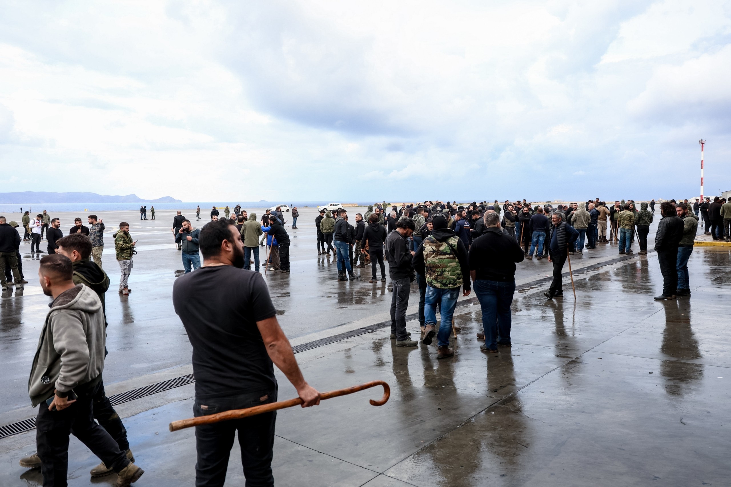 Ανοιχτό ξανά το αεροδρόμιο του Ηρακλείου – Οι αγρότες ανακοίνωσαν «ειρηνική αποχώρηση» | Ειδήσεις για την Οικονομία