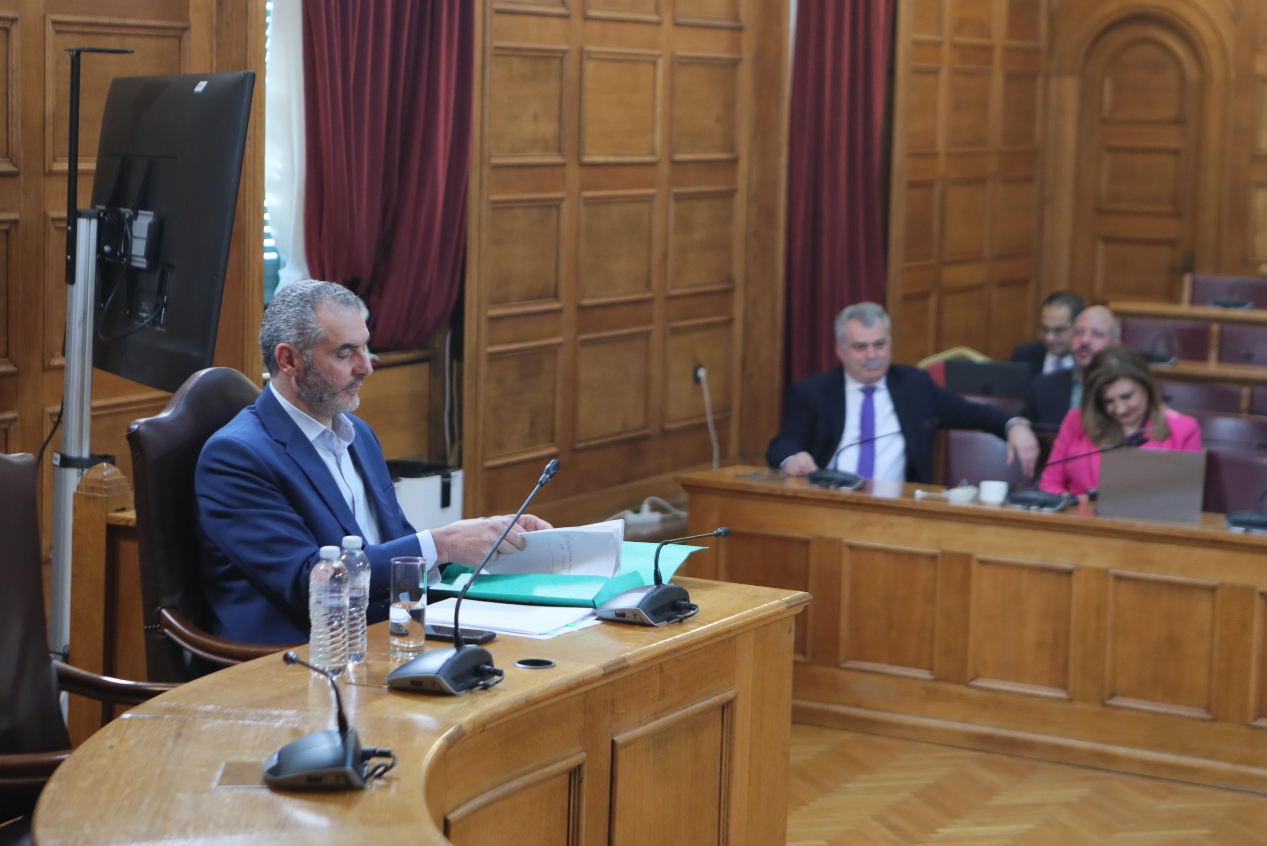 Σύγκρουση στην εξεταστική για τις συλλήψεις στην Κρήτη: Συλληφθείς είναι κουμπάρος του Ανδρουλάκη λέει ο Λαζαρίδης | Ειδήσεις για την Οικονομία