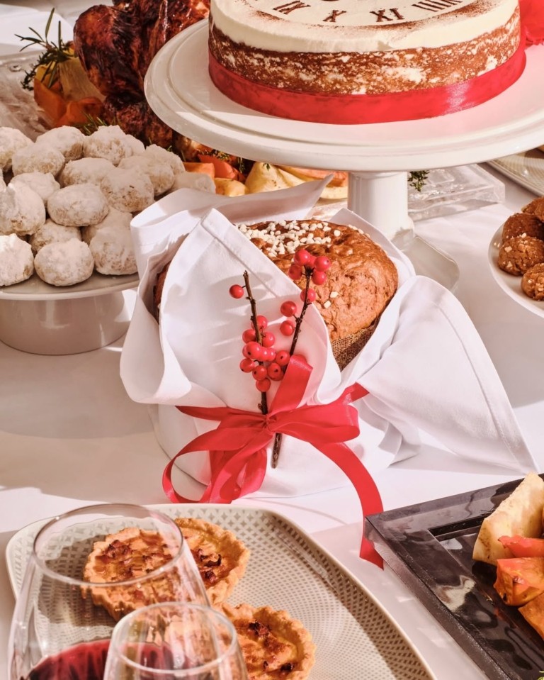 Πώς θα είναι η εμπειρία και τα εορταστικά μενού σε 5 πολυτελή ξενοδοχεία της Αθήνας