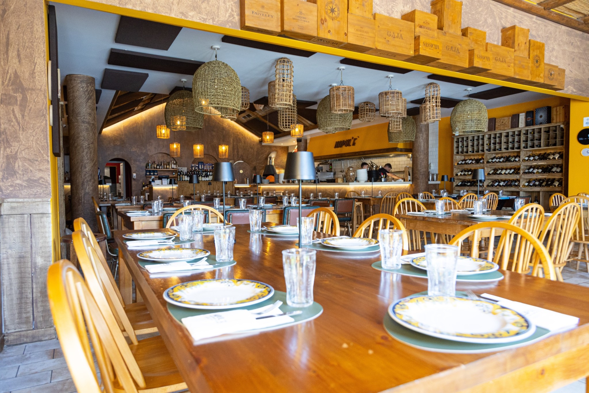 Napul’e: Η κορυφαία ναπολιτάνικη πίτσα στην Ελλάδα σε ένα ιταλικό εστιατόριο που έγινε θεσμός