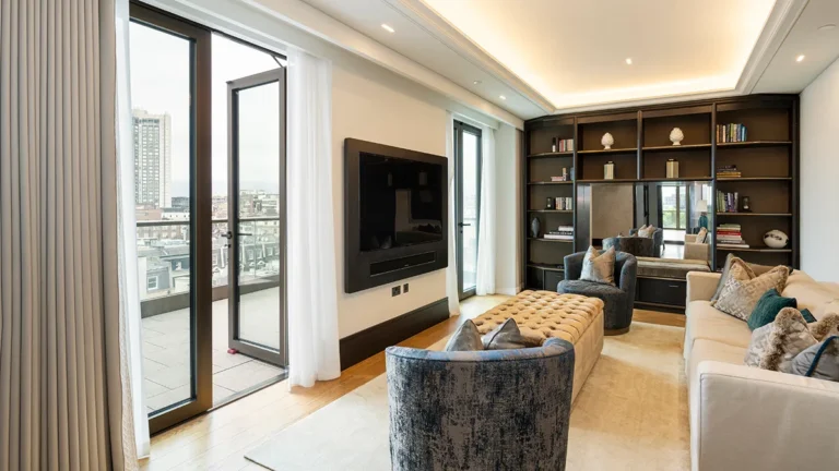 Λονδίνο: Η επιτομή της πολυτέλειας σε ένα ρετιρέ στο Mayfair που πωλείται για 45 εκατ. ευρώ