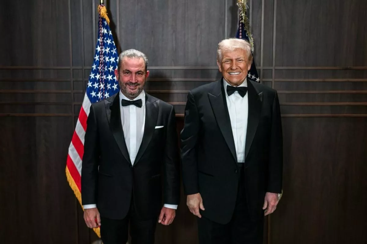 Αλέξανδρος Εξάρχου: Στους προσκεκλημένους του Ντόναλντ Τραμπ στο Κένεντι Σέντερ | Ειδήσεις για την Οικονομία