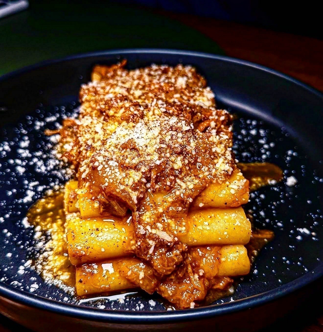 Napul’e: Η κορυφαία ναπολιτάνικη πίτσα στην Ελλάδα σε ένα ιταλικό εστιατόριο που έγινε θεσμός