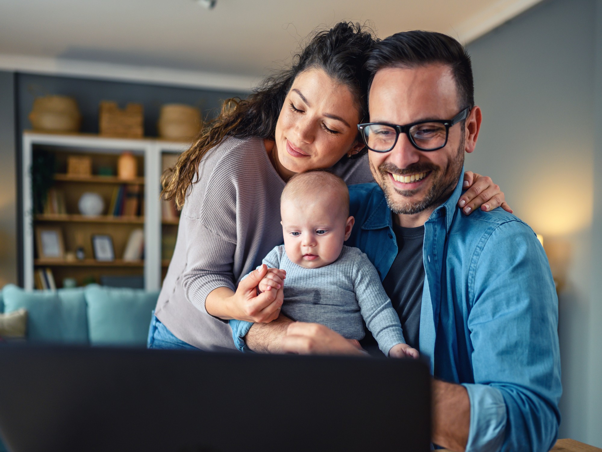 Σαρώνουν τα online μαθήματα για “αρχάριους” γονείς