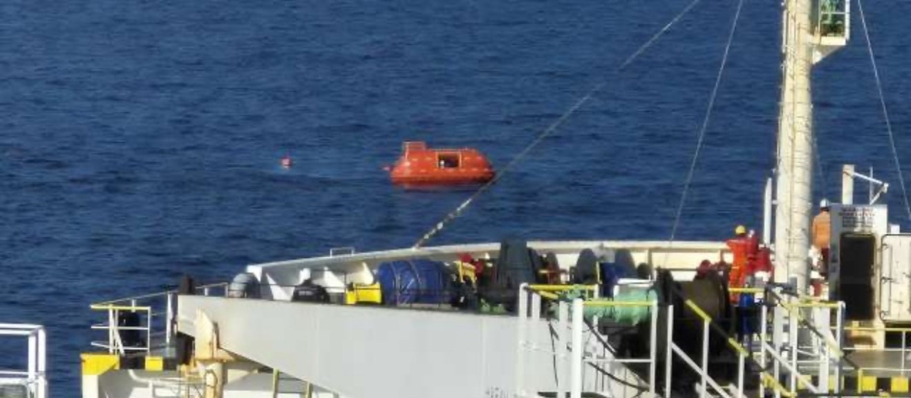 Το “Magic Wand” του Ομίλου Βαφειά διέσωσε ναυαγούς ανοιχτά της Αλγερίας (pics) | Ειδήσεις για την Οικονομία