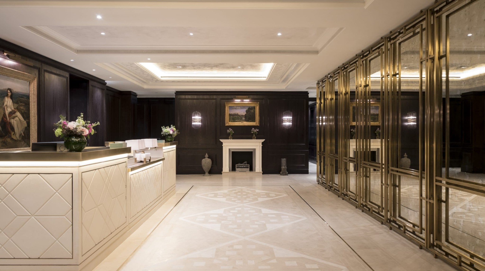 Πισίνες από όνυχα και βιβλιοθήκες από τραβερτίνη – Η εταιρεία που έκανε την φυσική πέτρα πολυτέλεια