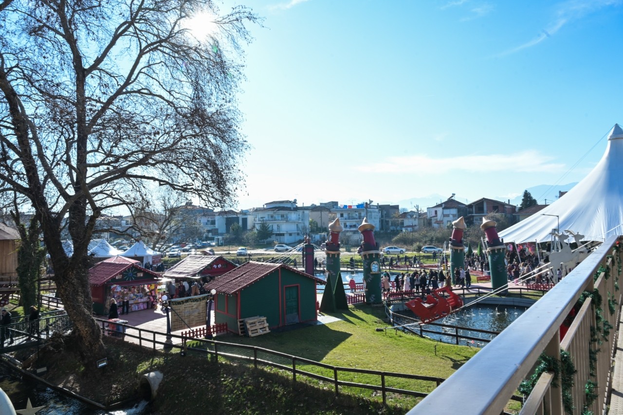 Πλήγμα στην ηπειρωτική Ελλάδα από τα μπλόκα: Οι προσδοκίες για εορταστική ανάσα διαψεύστηκαν | Ειδήσεις για την Οικονομία