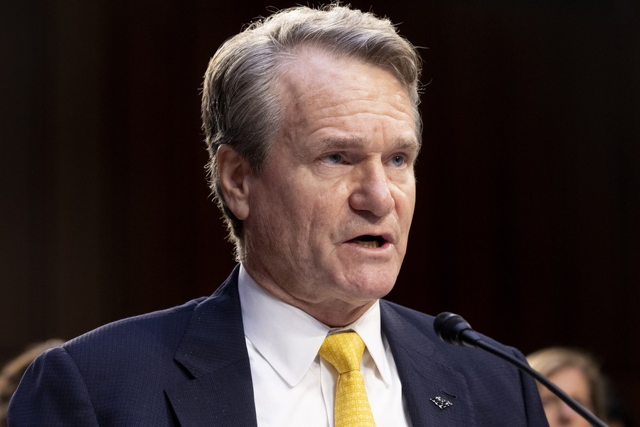 Μόινιχαν (Bank of America): Η τεχνητή νοημοσύνη ενισχύει ολοένα και περισσότερο την οικονομία των ΗΠΑ | Ειδήσεις για την Οικονομία