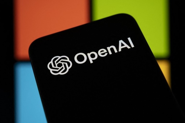 Σε «κόκκινο συναγερμό» η OpenAI: Τα νέα μοντέλα εντείνουν τον «πόλεμο» ανάμεσα στους μεγάλους ΑΙ παίκτες