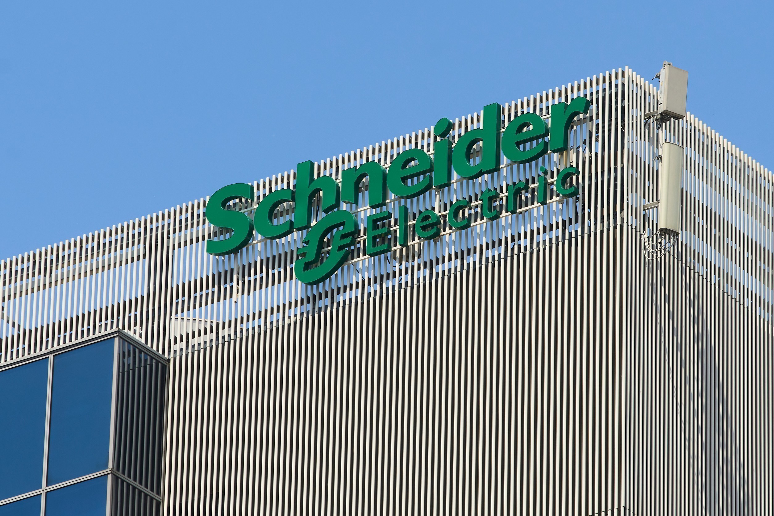 Schneider Electric: Buyback 3,5 δισ. ευρώ και νέοι στόχοι ανάπτυξης έως το 2030 | Ειδήσεις για την Οικονομία