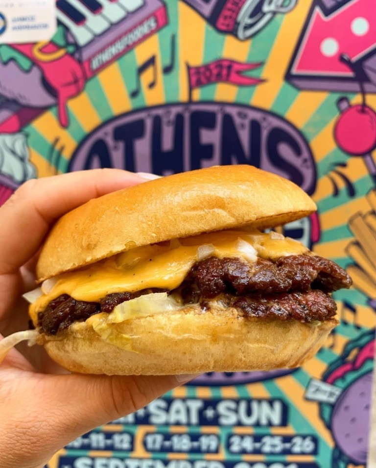 Πώς το smash burger έγινε η street food εμμονή της Αθήνας – Αυτά είναι τα τοπ 8