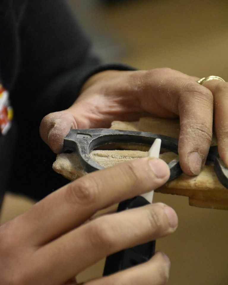 Τι είναι τα bespoke οπτικά και γιατί κατακτούν τους καταναλωτές