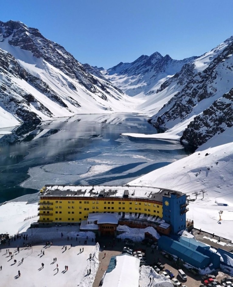 5 προορισμοί με μοναδική θεά και αξέχαστες εμπειρίες στα χιονισμένα βουνά