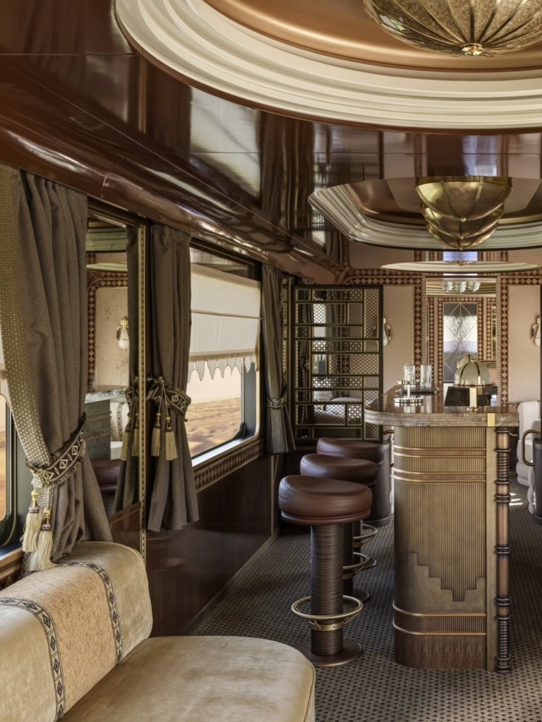 Το υπερπολυτελές τρένο της ερήμου με τις 33 σουίτες – Μια νέα εμπειρία στη Σαουδική Αραβία