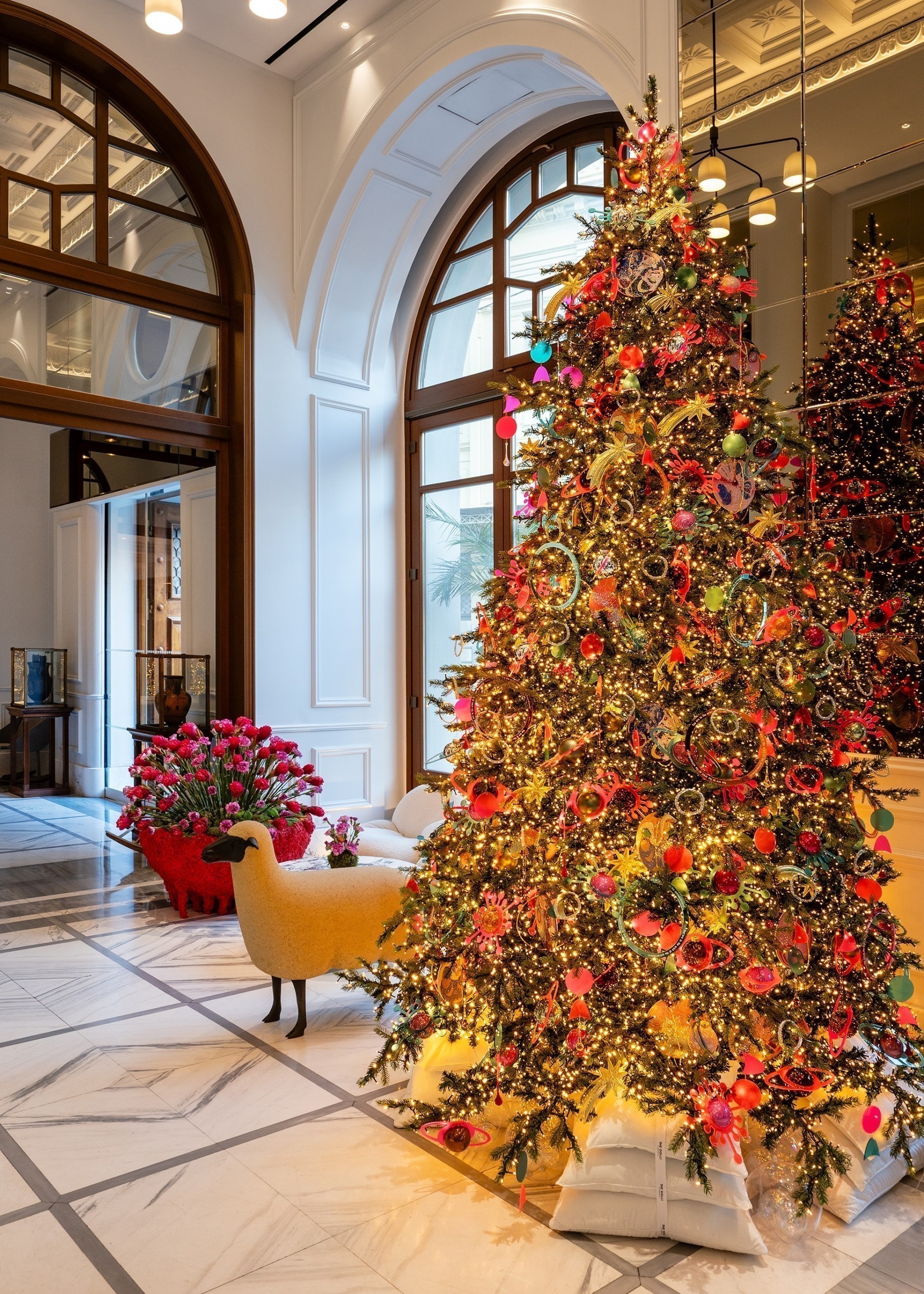 Πώς θα είναι η εμπειρία και τα εορταστικά μενού σε 5 πολυτελή ξενοδοχεία της Αθήνας