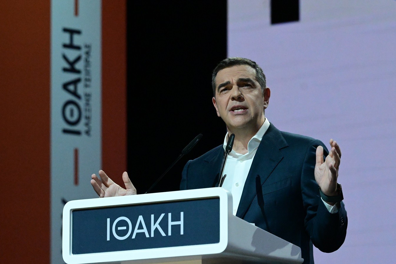 Τσίπρας: Δεν έχω κανένα πρόβλημα να με κατηγορούν ως αμετανόητο, είμαι υπερήφανος – Η παρουσίαση του βιβλίου του (vid) (upd)