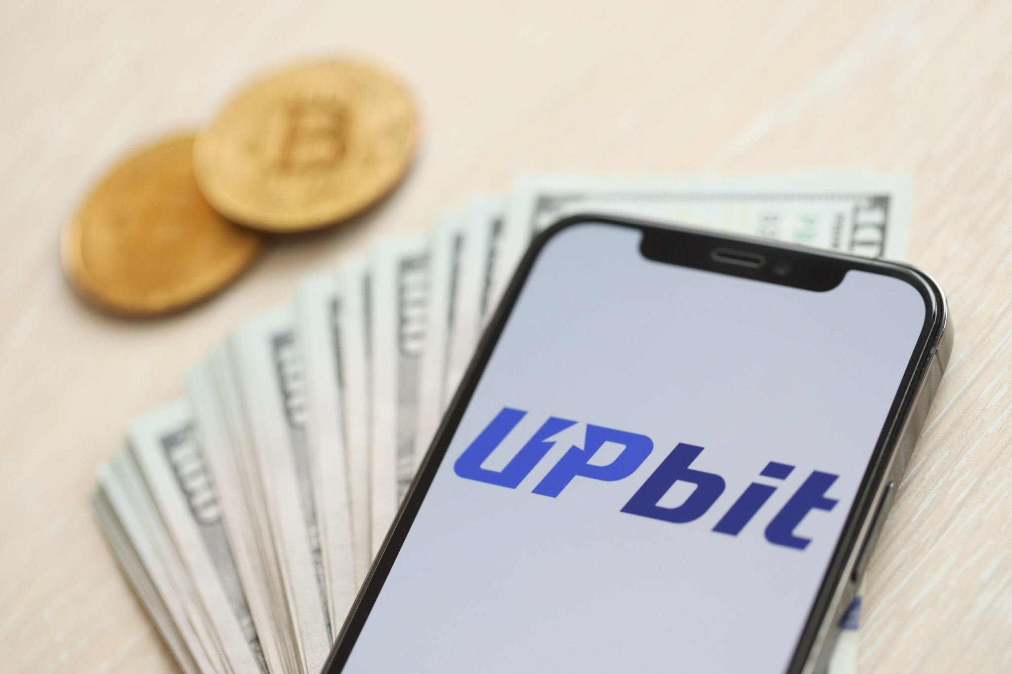 Πώς μια mega συμφωνία στα crypto δημιούργησε δύο νέους billionaires