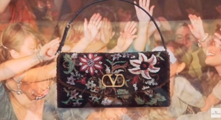 Valentino: Θύελλα αντιδράσεων για την AI διαφήμιση της νέας τσάντας DeVain (vid)