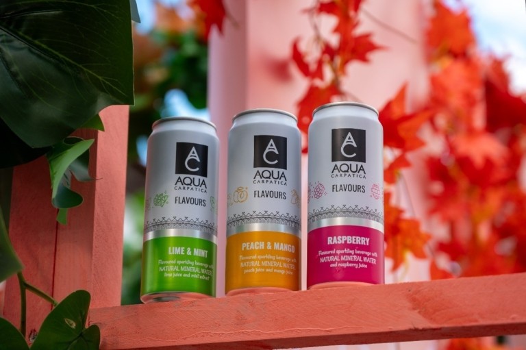 Το χριστουγεννιάτικο τραπέζι έχει γεύση φρούτων και τη φρεσκάδα του αγνού μεταλλικού νερού