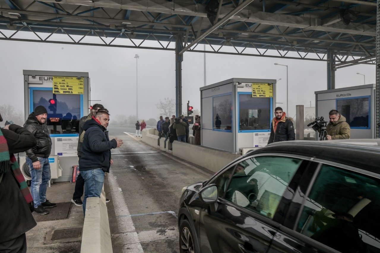Αγρότες: Όλα τα σημεία που άνοιξαν τα διόδια – Τα νέα ραντεβού της Κυριακής | Ειδήσεις για την Οικονομία