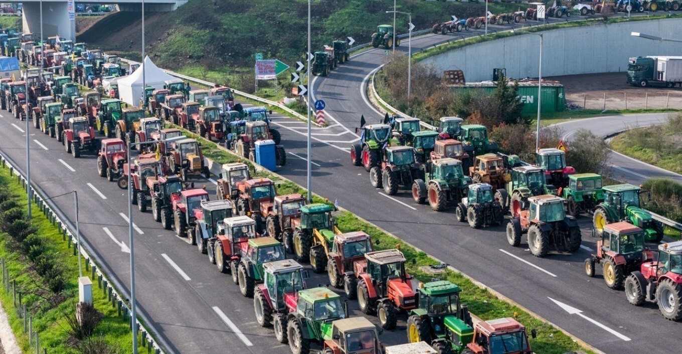 Πού έχει μπλόκα – Κλιμακώνουν οι αγρότες τις κινητοποιήσεις πριν από την Πρωτοχρονιά παρά το πρώτο ρήγμα