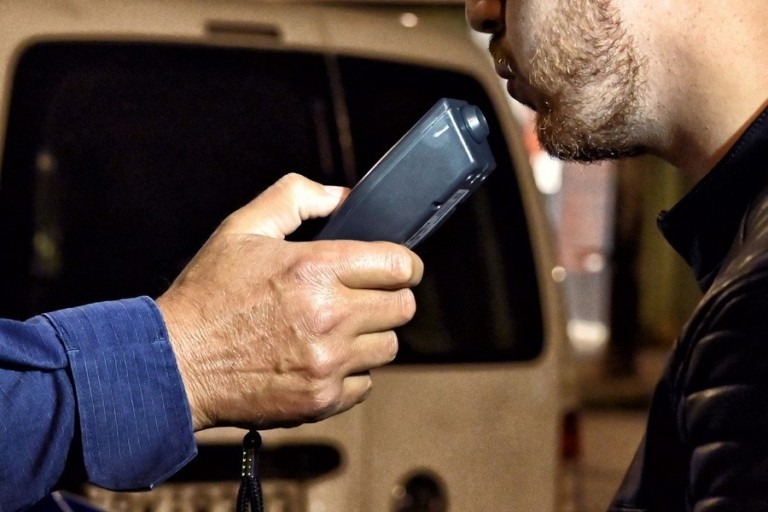 «Σαφάρι» ελέγχων από την Τροχαία – Πάνω από 6.000 αλκοτέστ σε Αττική και Θεσσαλονίκη (vid)