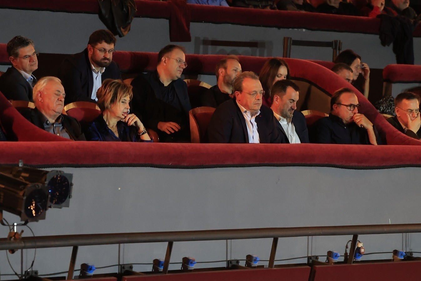 Πηγές Τσίπρα για τις αντιδράσεις με τον εξώστη: Το θέμα δεν είναι οι όποιες κομματικές ηγεσίες (vids) | Ειδήσεις για την Οικονομία