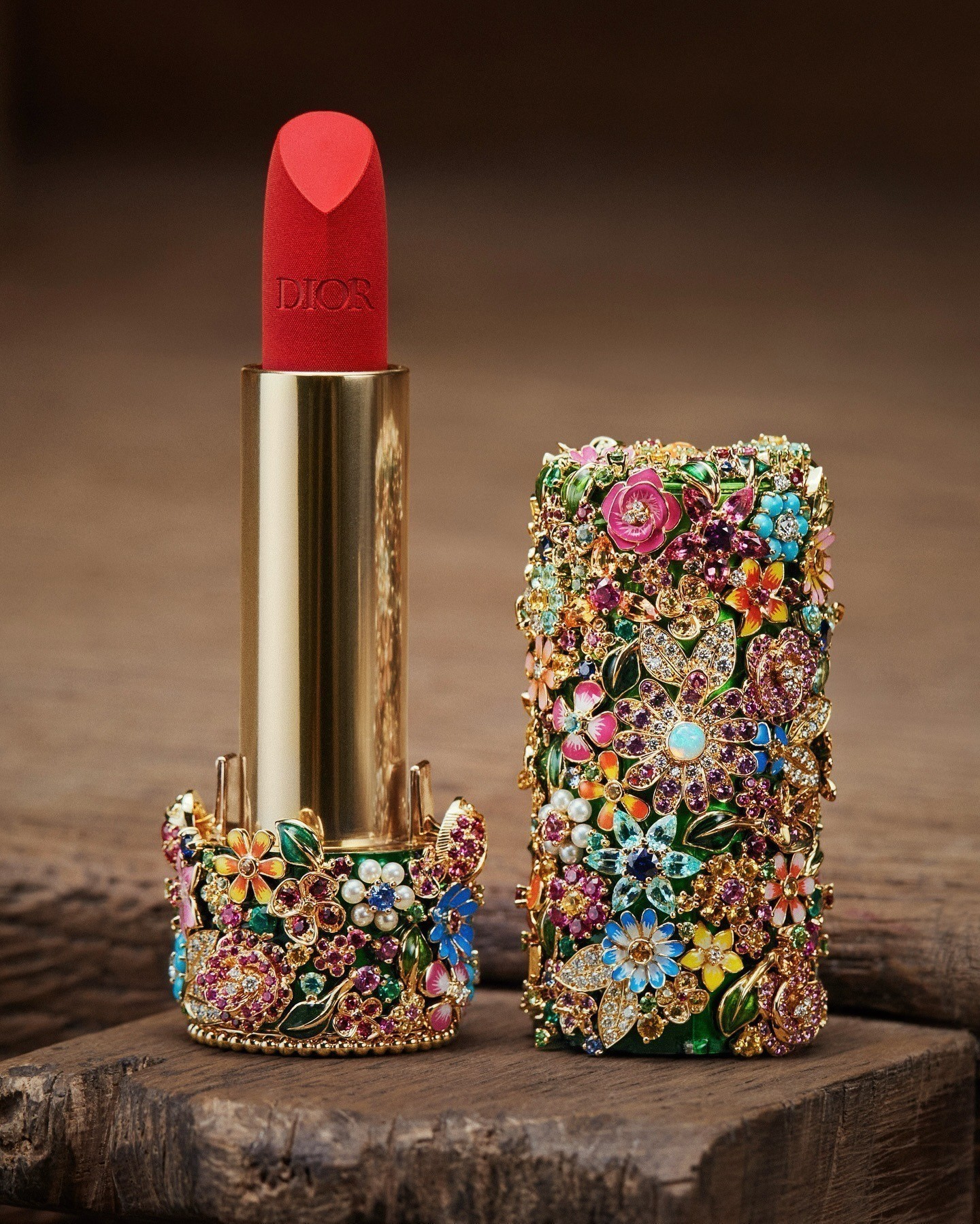 Φεστιβάλ υπερβολής: Πώς τα πιο πολυτελή προϊόντα ομορφιάς γίνονται κοσμήματα