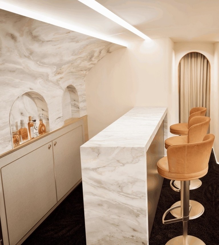 Magnifica Air: Ερχεται η αεροπορική εταιρεία που θα πετάει μόνο με business class