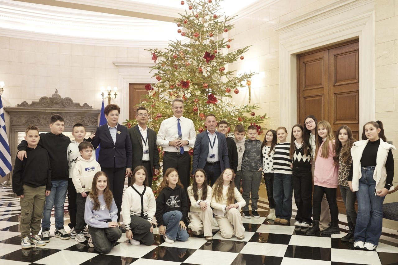 Μητσοτάκης: Συναντήθηκε με μαθήτριες και μαθητές του μειονοτικού Δημοτικού Σχολείου Πάχνης Ξάνθης | Ειδήσεις για την Οικονομία