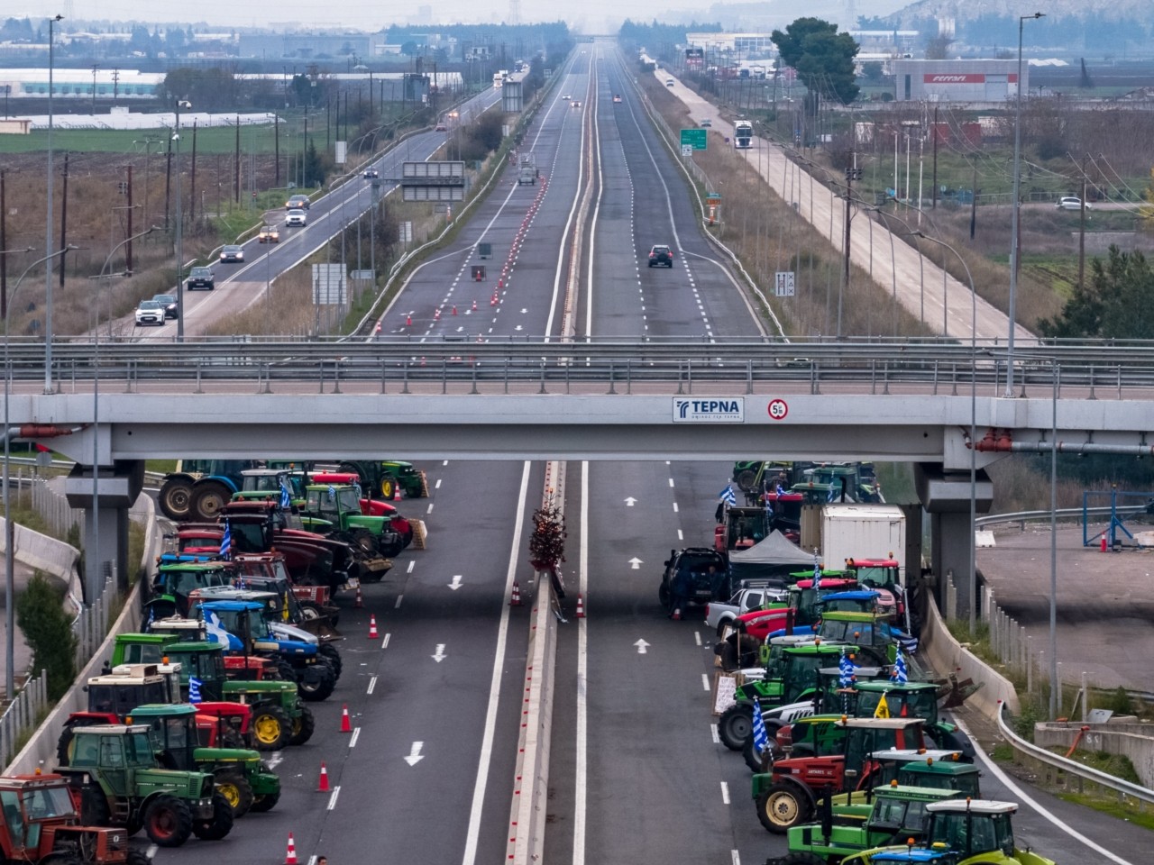 Παρέμβαση ξενοδόχων για τα μπλόκα: Λύση εδώ και τώρα για τους ταξιδιώτες – Μπαράζ ακυρώσεων σε δεκάδες προορισμούς | Ειδήσεις για την Οικονομία