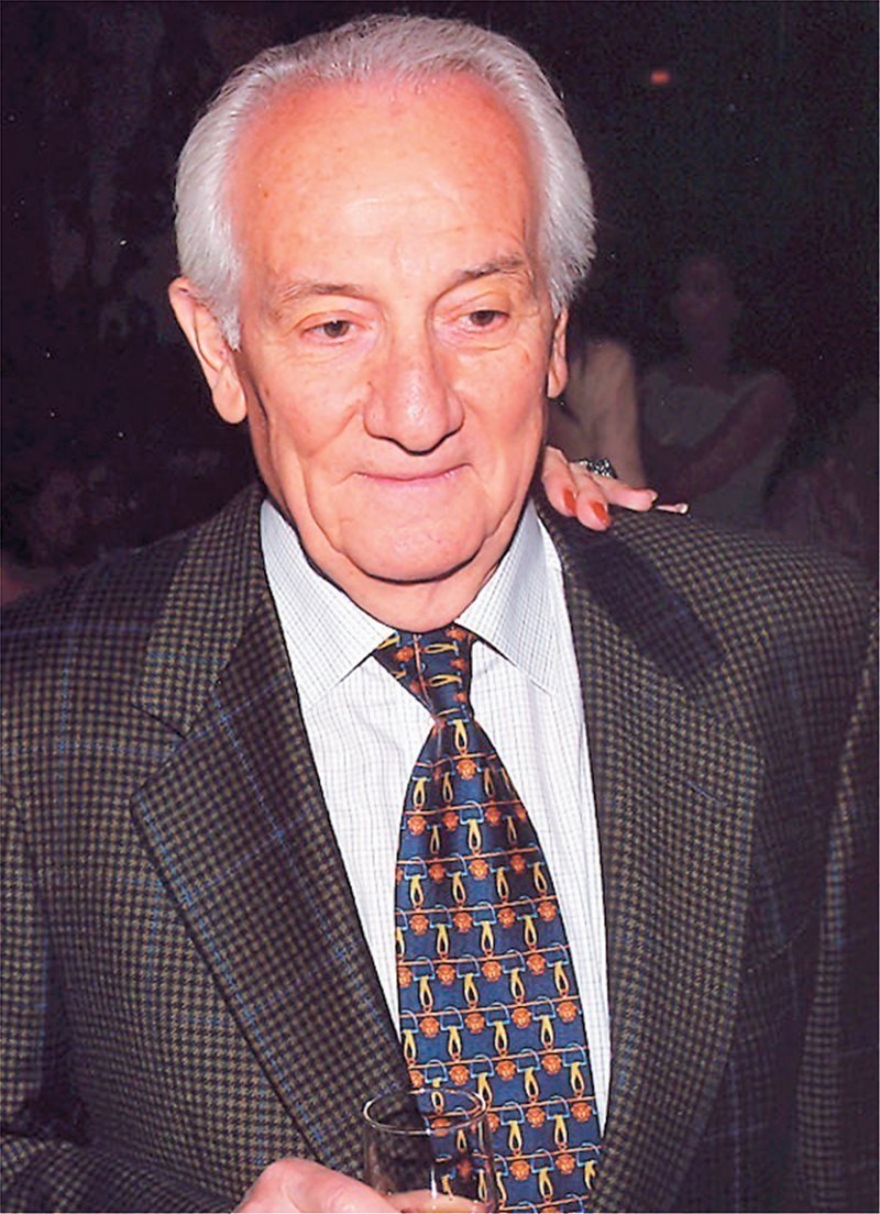 ο Νίκος Μαμιδάκης